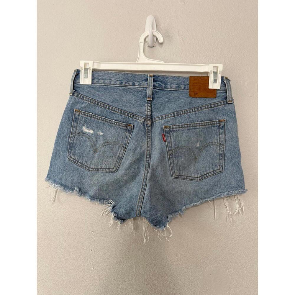 Levi’s 501 shorts size 28W 
Maybe faint stain on back see photos - Picture 2 of 5
